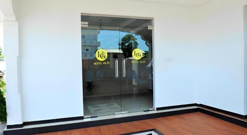 Hotel Glee Triquinimale Exterior foto
